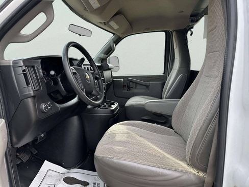 Used 2016 Chevrolet Express 2500 RWD image 10