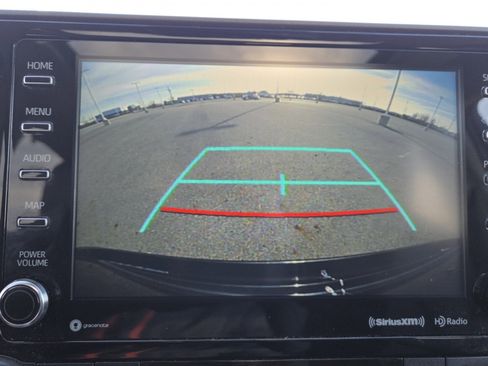 Used 2021 Toyota Highlander XLE image 28