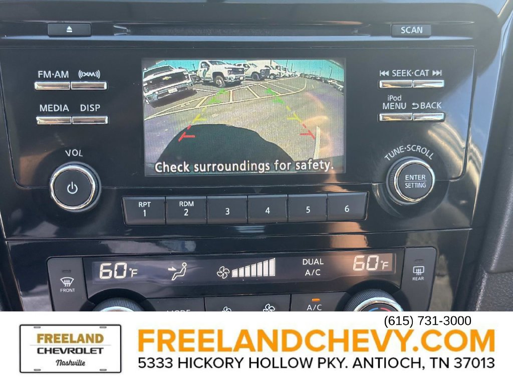 Used 2017 Nissan Rogue SV FWD image 31