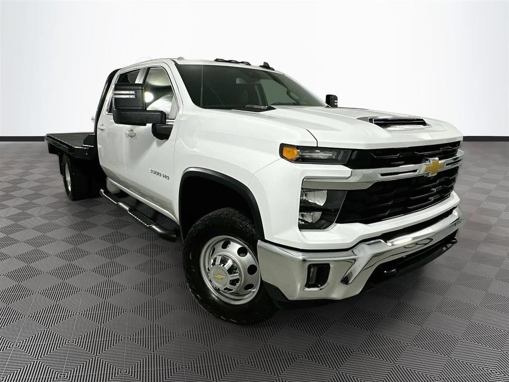 Used 2025 Chevrolet Silverado 3500 LT w/ Convenience Package AWD/4WD image 1