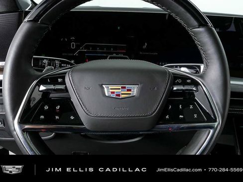 Certified 2025 Cadillac Escalade ESV Sport Platinum AWD/4WD image 9