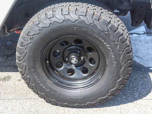 Used 2012 Jeep Wrangler Unlimited Sport AWD/4WD image 9