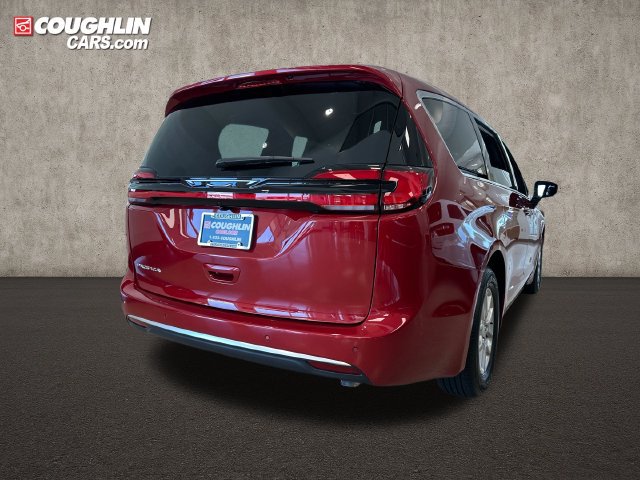 New 2027 Chrysler Pacifica Select w/ Family Tech Group FWD image 7