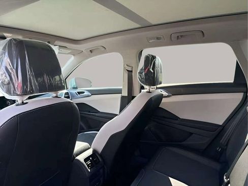 New 2026 Volkswagen Taos SE AWD/4WD image 6