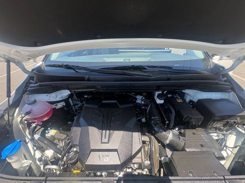 Used 2026 Kia Carnival FWD image 35