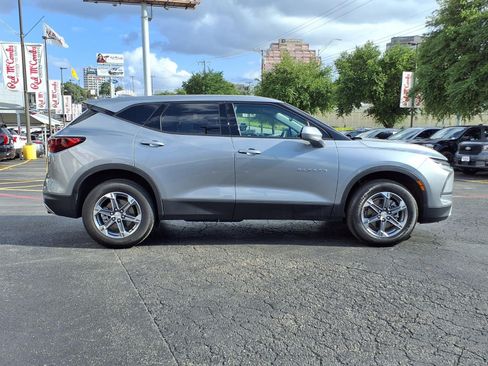Used 2025 Chevrolet Blazer LT AWD/4WD image 5