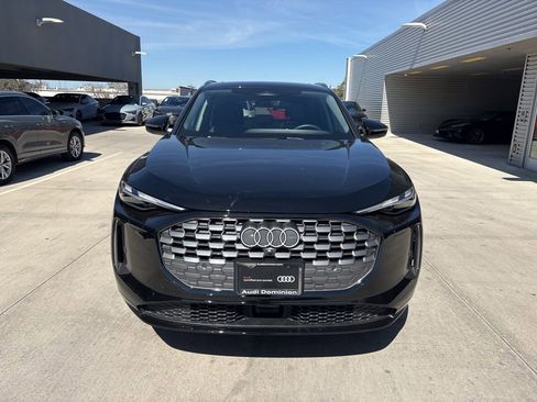 Used 2025 Audi Q5 Premium w/ Convenience Package image 2