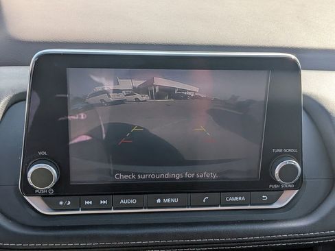 Used 2023 Nissan Rogue S image 20