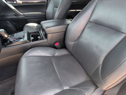 Used 2023 Lexus GX 460 Luxury w/ Sport Design Package AWD/4WD image 24