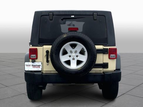 Used 2011 Jeep Wrangler Unlimited Sport image 4