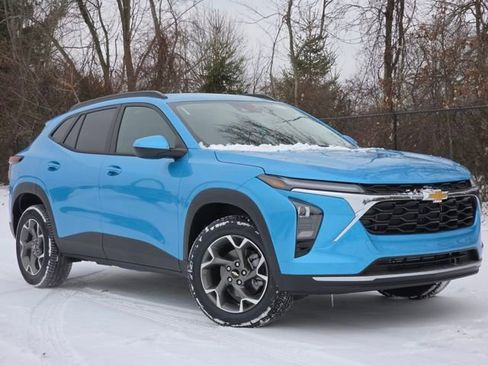 New 2026 Chevrolet Trax LT w/ Driver Confidence Package image 2