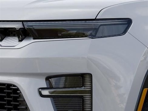 New 2026 Jeep Grand Wagoneer L 4WD w/ Premium Group I image 10