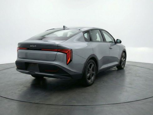 Used 2025 Kia K4 LXS image 9
