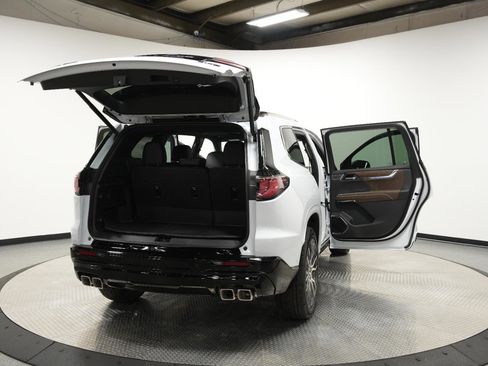 New 2026 GMC Acadia Denali Ultimate w/ LPO, Floor Liner Package image 12