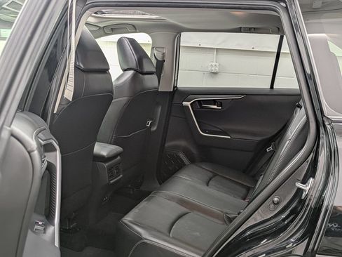 Used 2019 Toyota RAV4 Limited w/ Advanced Technology Package AWD/4WD image 36