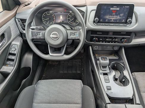 Used 2023 Nissan Rogue SV image 10