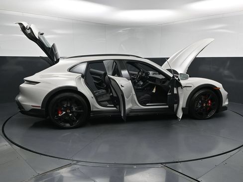 New 2026 Porsche Taycan 4S AWD/4WD image 35