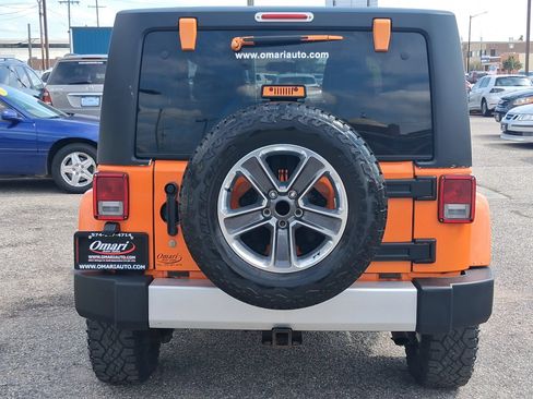 Used 2012 Jeep Wrangler Sahara w/ Dual Top Group AWD/4WD image 10