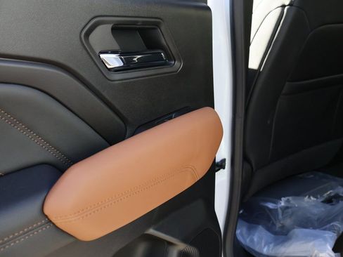 New 2026 GMC Canyon AT4 w/ Technology Plus Package AWD/4WD image 24