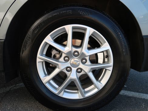 Used 2024 Chevrolet Equinox LT AWD/4WD image 13