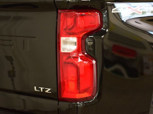 Used 2024 Chevrolet Silverado 2500 LTZ w/ LTZ Convenience Package AWD/4WD image 22