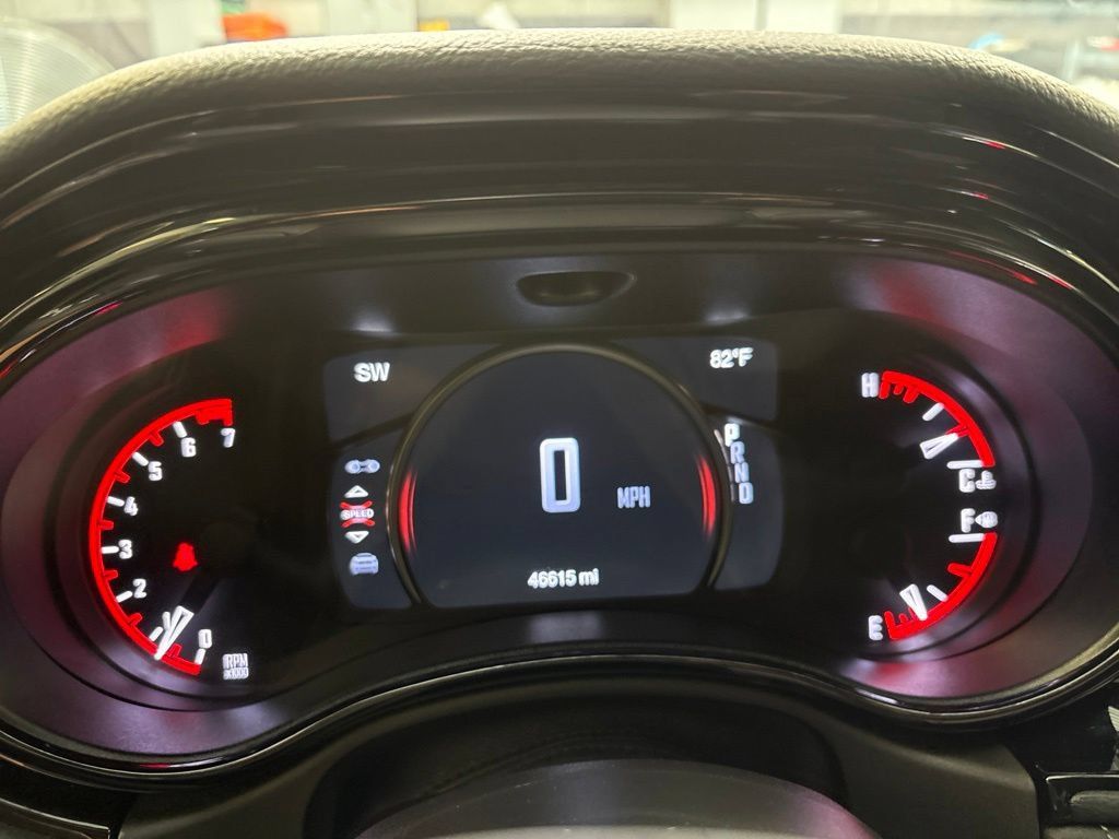 Used 2022 Dodge Durango SXT w/ Blacktop Package AWD/4WD image 31