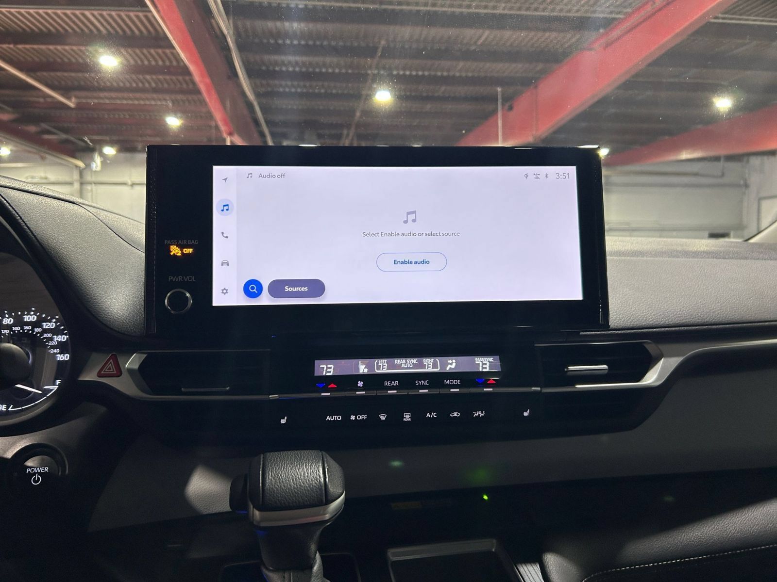 Used 2025 Toyota Sienna XLE FWD image 16
