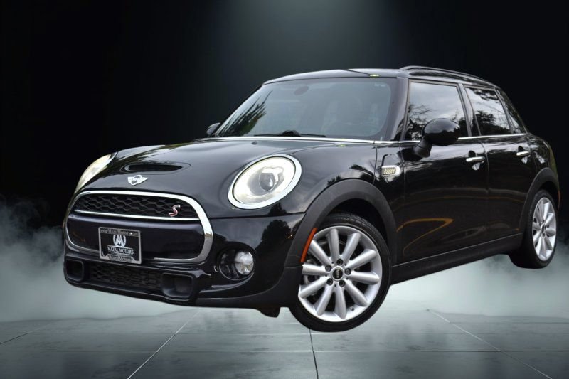 Used 2018 MINI Cooper S FWD image 2