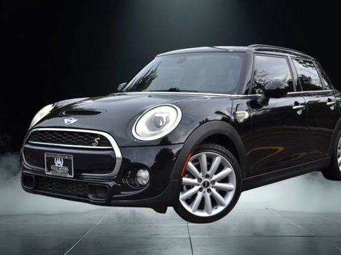 Used 2018 MINI Cooper S FWD image 2