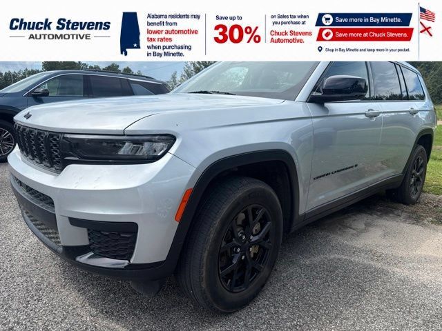 Used 2025 Jeep Grand Cherokee L Altitude RWD image 4