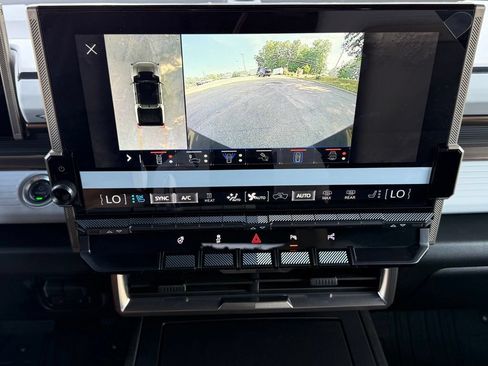 Used 2025 GMC Hummer EV 2X AWD/4WD image 25