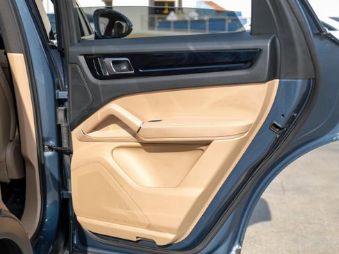 Used 2019 Porsche Cayenne image 41