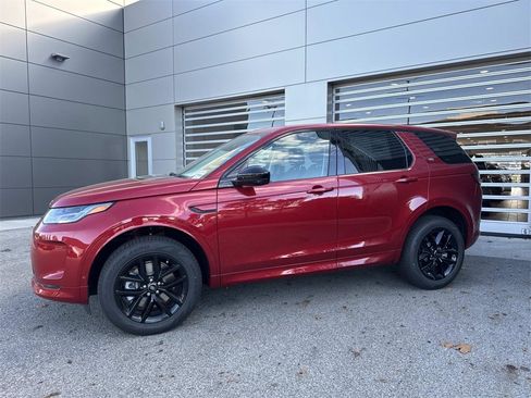 New 2025 Land Rover Discovery Sport S image 3