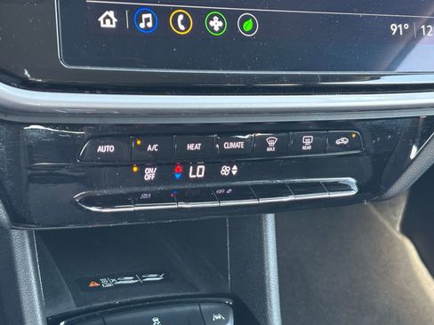 Used 2023 Chevrolet Bolt EUV LT FWD image 25