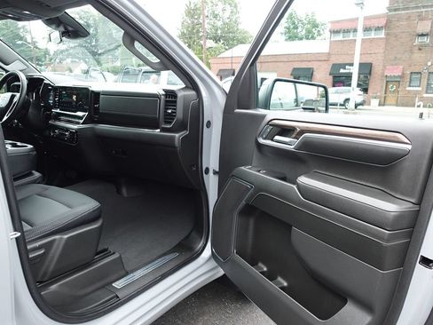 Used 2024 Chevrolet Silverado 1500 LT AWD/4WD image 29