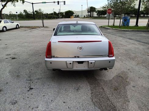 Used 2010 Cadillac DTS FWD image 3