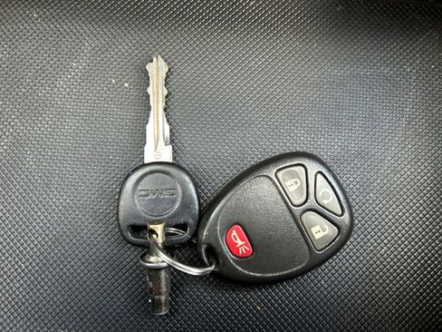 Used 2011 GMC Sierra 3500 SLT w/ SLT Convenience Package image 33