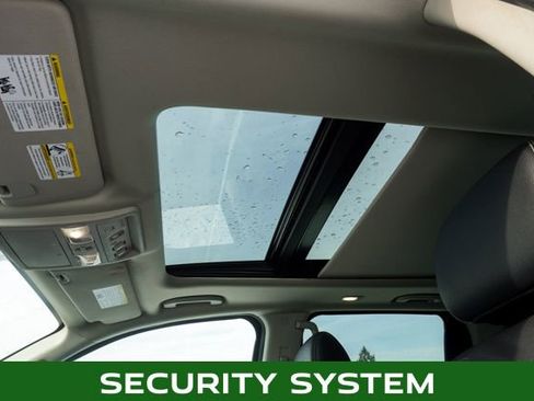 Used 2021 Nissan Titan SL w/ Moonroof Package image 14