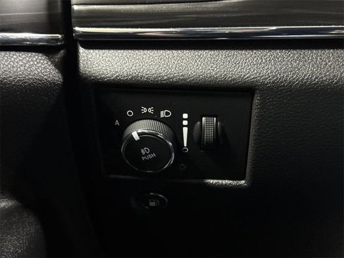 Used 2020 Jeep Grand Cherokee Limited image 18