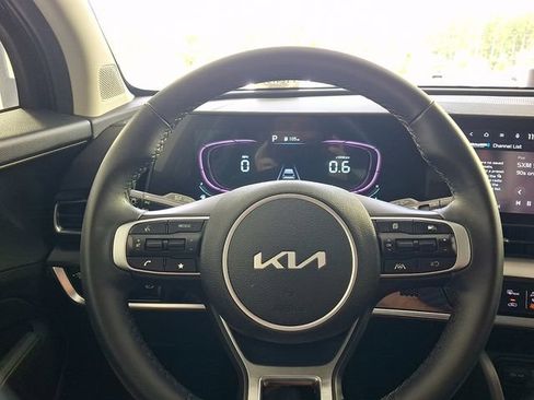 Used 2025 Kia Sportage EX FWD image 23