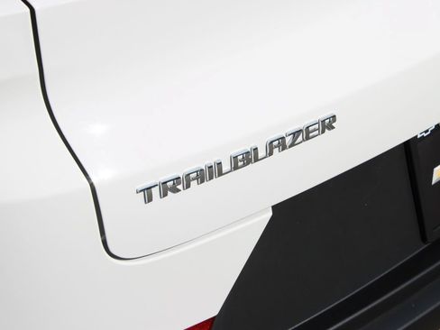 Used 2023 Chevrolet TrailBlazer LS FWD image 25