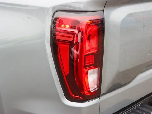 Used 2025 GMC Sierra 1500 Elevation image 8