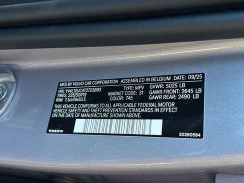 Certified 2026 Volvo XC40 B5 Plus AWD/4WD image 34