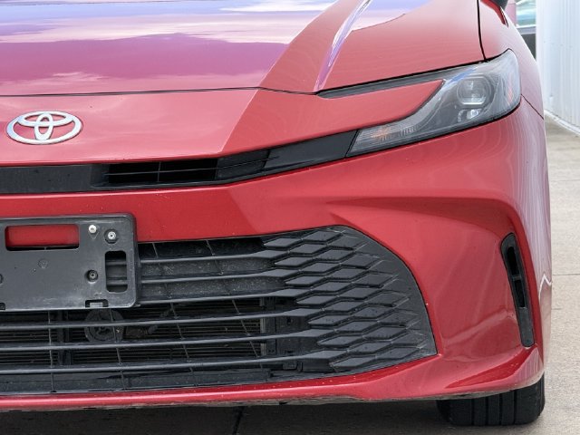 Used 2025 Toyota Camry LE FWD image 9
