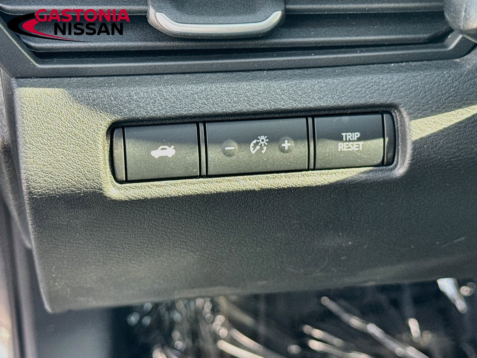 Used 2025 Nissan Altima 2.5 SV FWD image 13