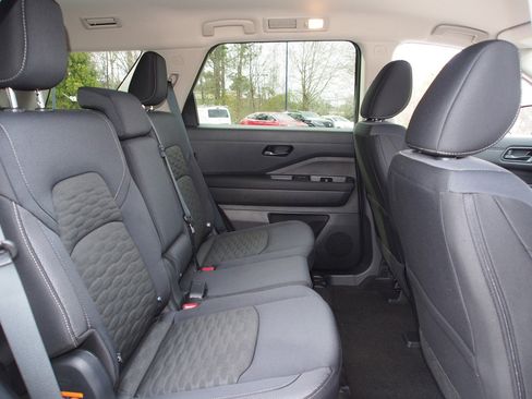 New 2026 Nissan Pathfinder SV image 13