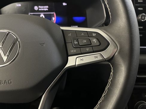 Certified 2023 Volkswagen Taos SE w/ Panoramic Sunroof Package FWD image 30