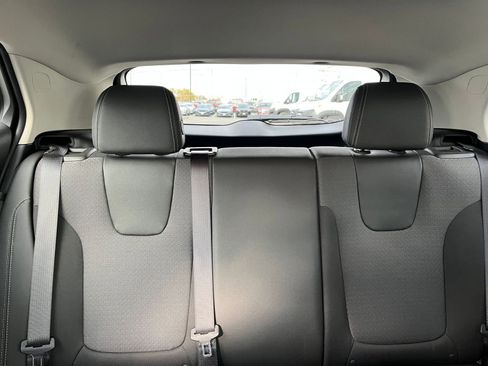 Used 2025 Buick Encore GX Preferred image 36