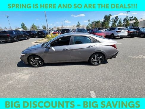 Certified 2024 Hyundai Elantra Limited image 9