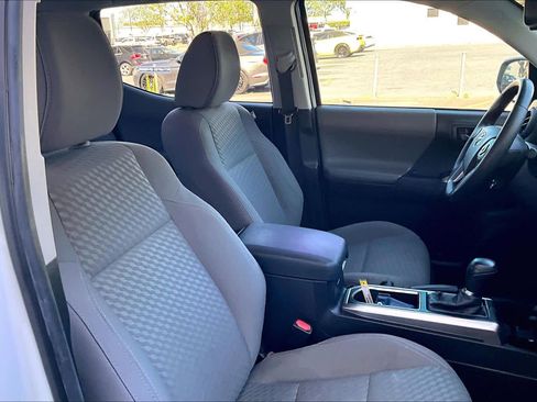Used 2023 Toyota Tacoma SR5 AWD/4WD image 9